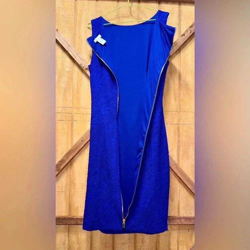 Designer Cache Royal Blue Sheath Embossed Dress size large - Picture 9 of 10